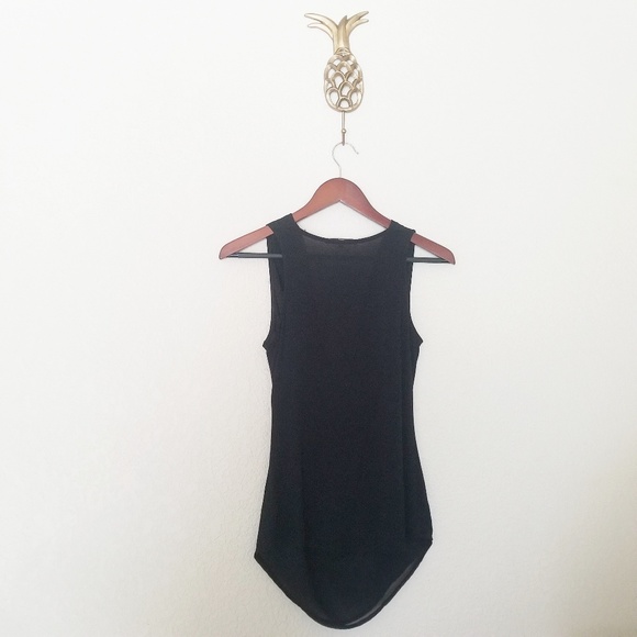 🛍RED HAUTE of Anthropologie Black curved tank top - Picture 3 of 8